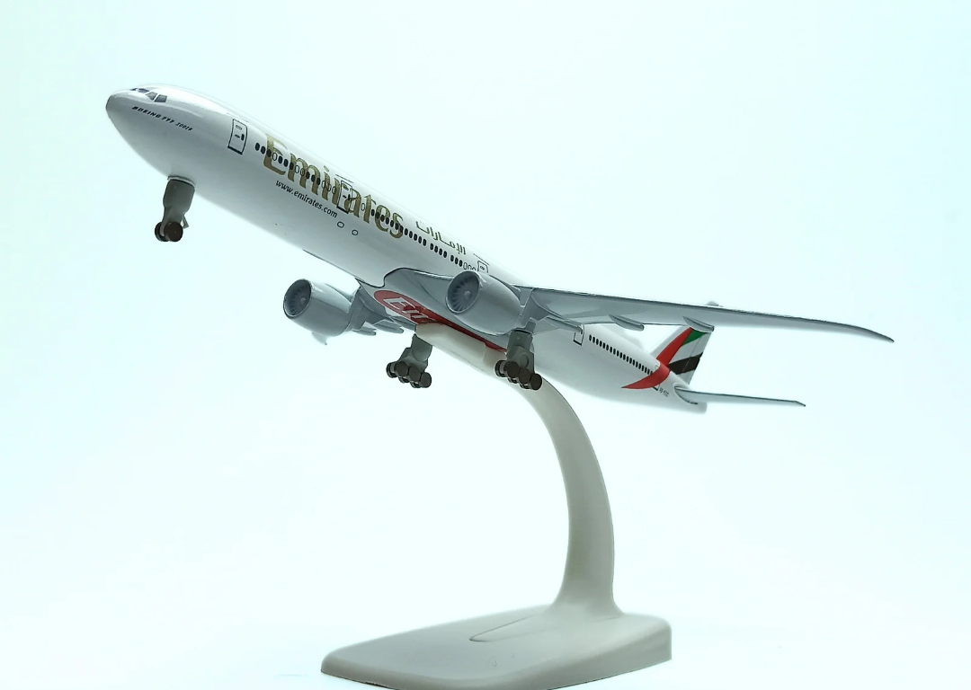 Mô hình máy bay Emirates Airlines Boeing 777