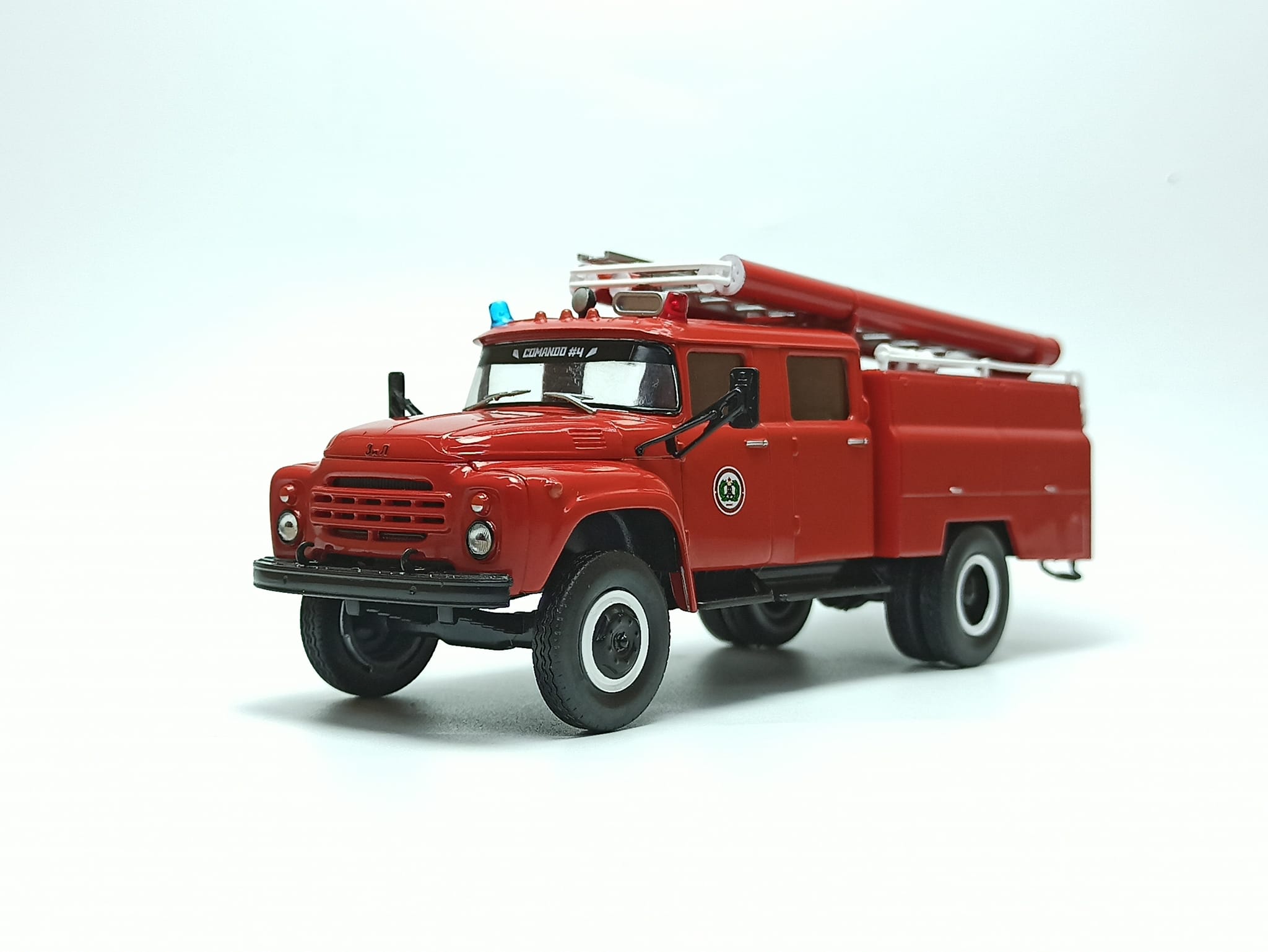 mo-hinh-xe-zil-130-cuu-hoa