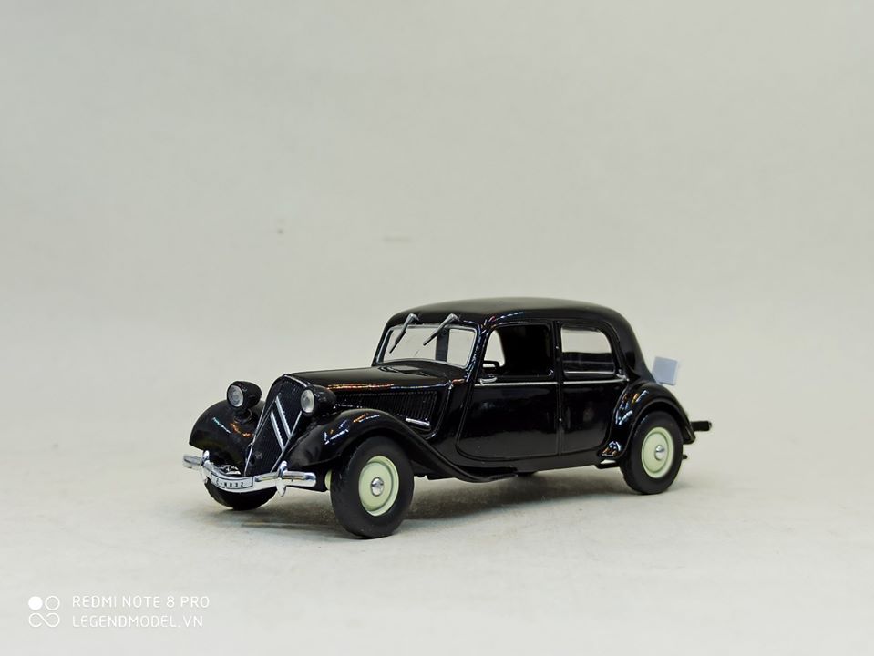 Mô hình xe Citroen Traction 11BL