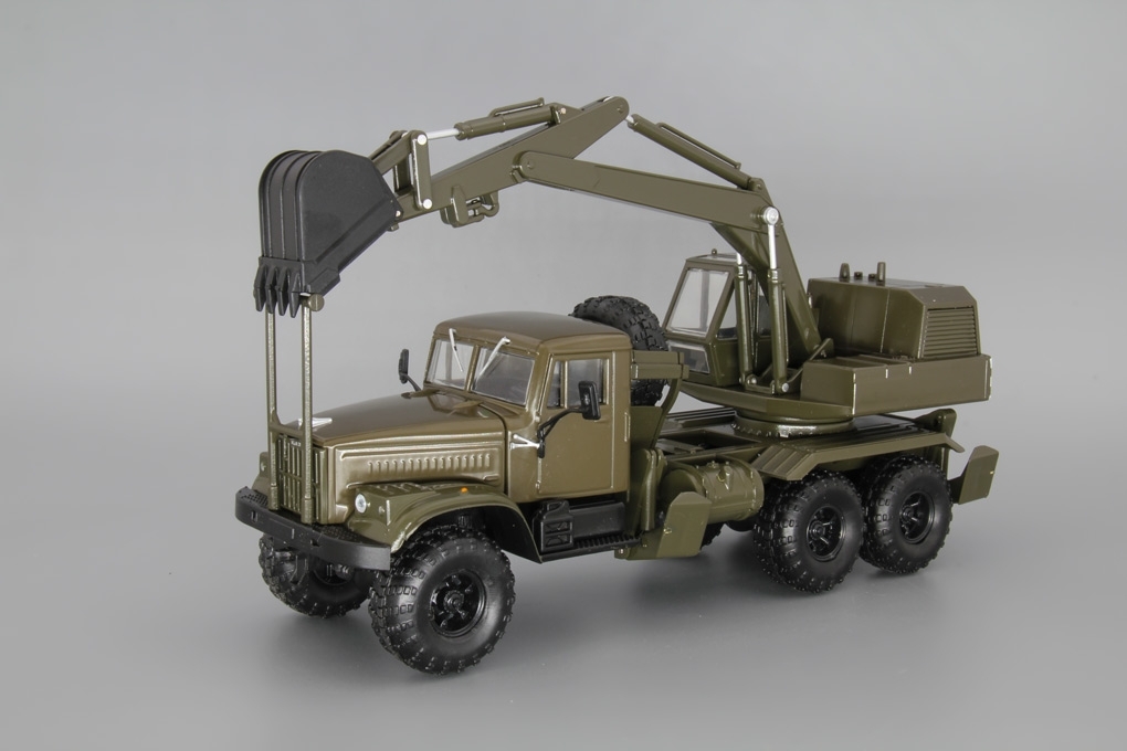 Mô hình xe Nga Kraz 255B1-Máy xúc