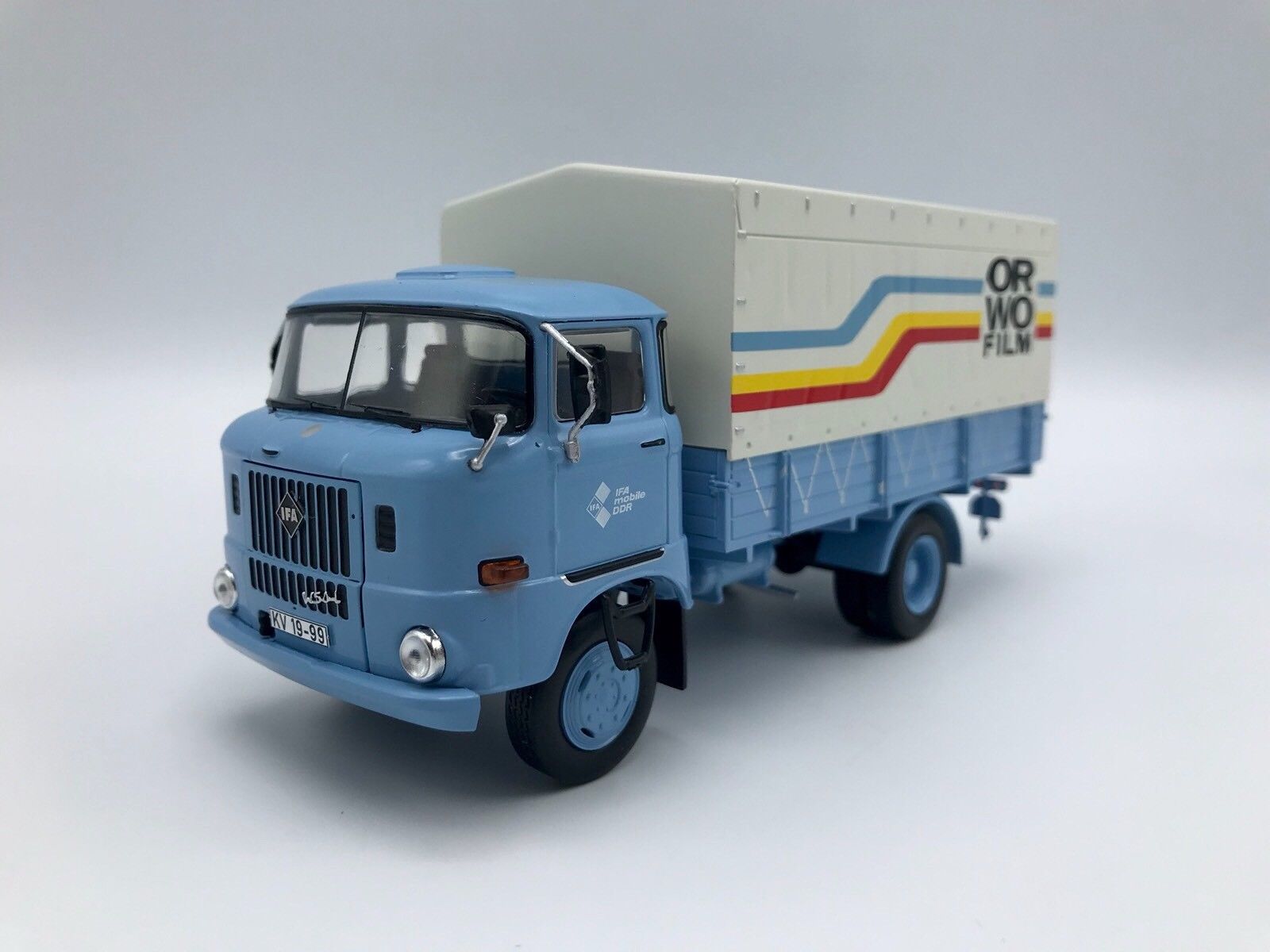 Mô hình xe IFA W50L 1973