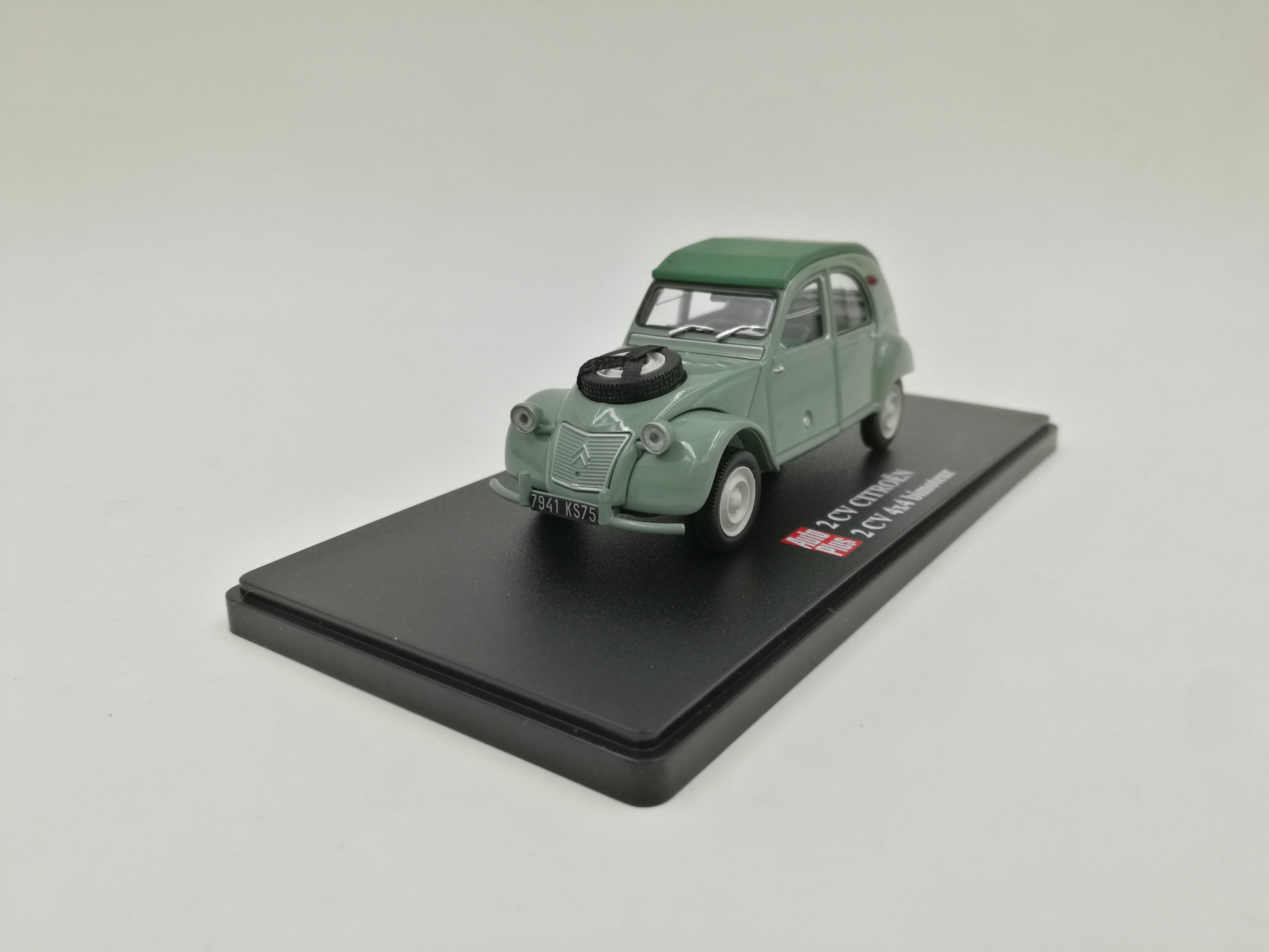 Mô hình Citroen 2CV 4x4 Bimoteur