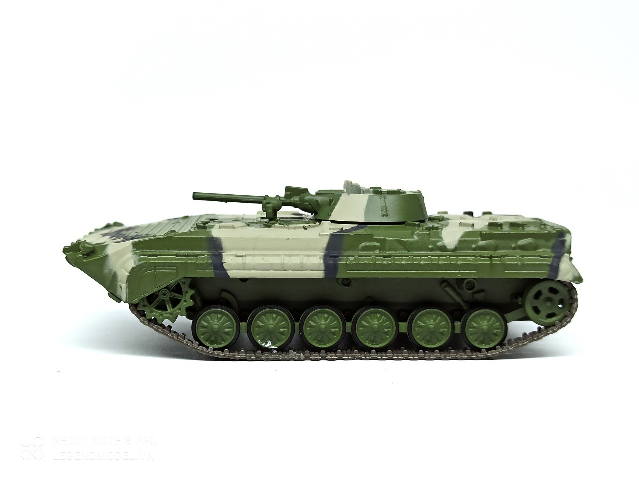 Mô hình Xe bọc thép BMP1 Tỷ lệ 1/72