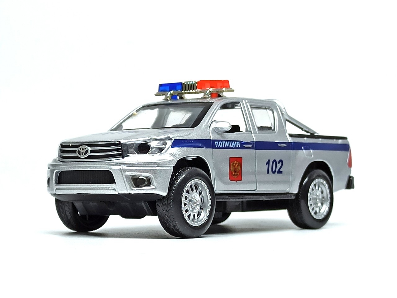 Trải nghiệm vượt địa hình với mẫu xe Toyota Hilux 2016 tại Đồng Mô  ÔtôXe  máy  Vietnam VietnamPlus