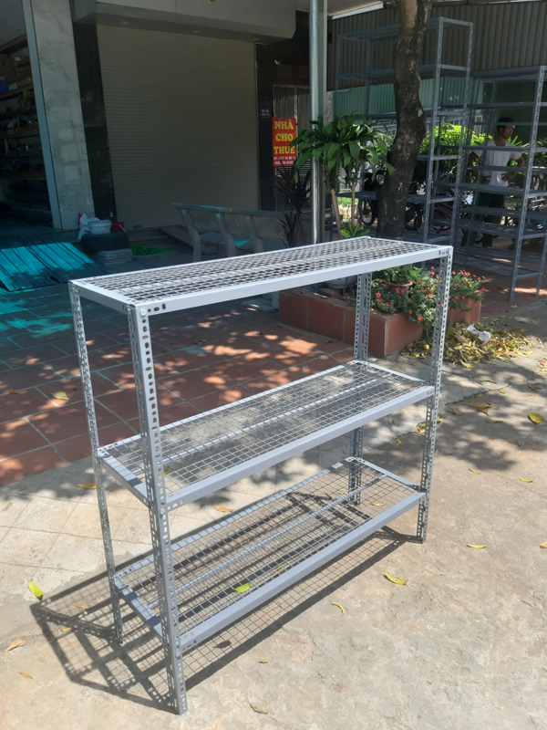 Điểm nổi bật kệ đa năng mặt lưới 3 tầng D120 x R50 x C120 cm, 02 tăng cứng