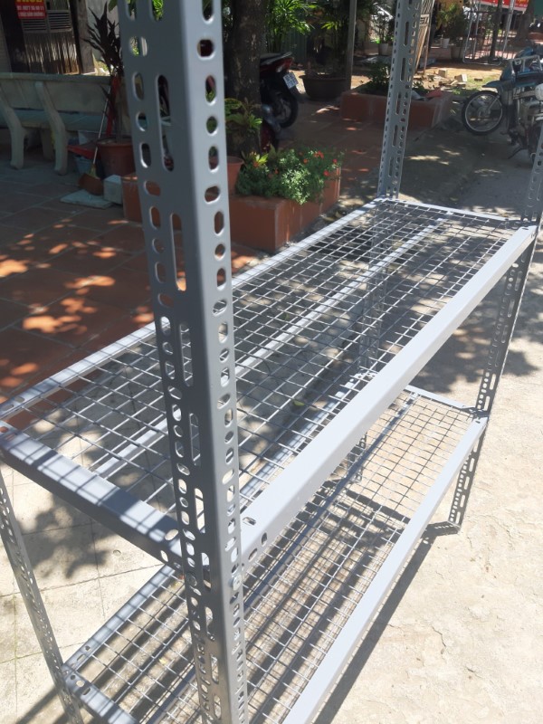 Điểm nổi bật kệ đa năng mặt lưới 3 tầng, D100 x R30 x C100 cm, 01 tăng cứng