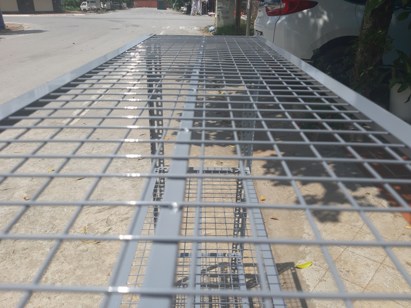 Điểm nổi bật kệ đa năng mặt lưới 5 tầng D120 x R40 x C200 cm, 01 tăng cứng