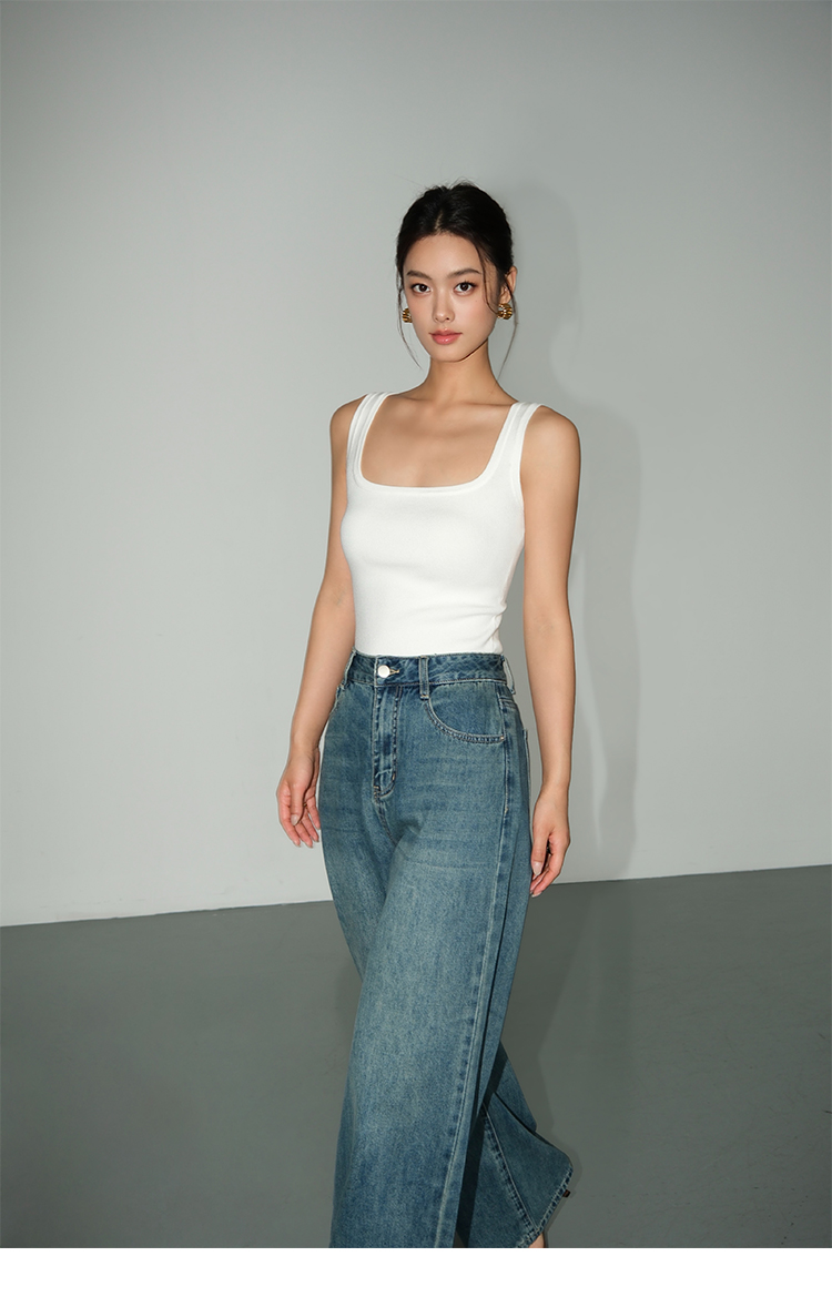 T39 -Áo Tank Top Nữ MAKILANA Cổ Vuông Dệt Kim Ôm Dáng Màu Đen Mặc Trong Hoặc Ngoài Mùa Hè 2025