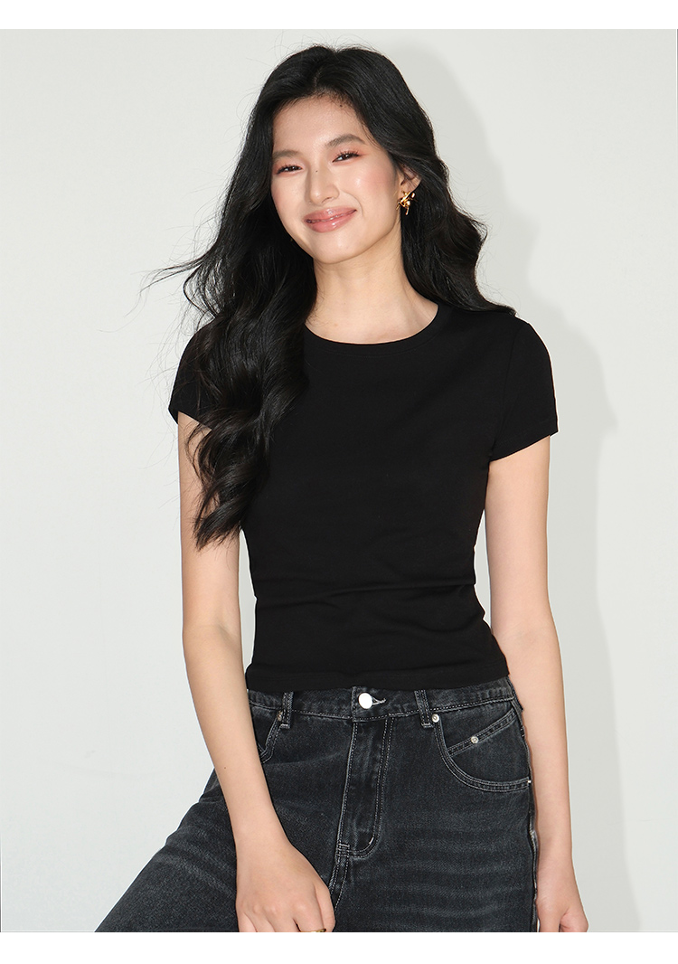 T41 -Áo Thun Nữ MAKILANA Trắng Ôm Dáng Cổ Tròn Ngắn Tay Croptop Dệt Kim Basic Thanh Lịch