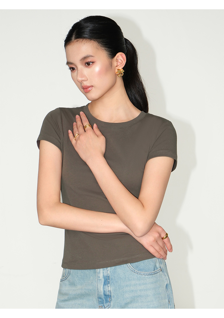 T41 -Áo Thun Nữ MAKILANA Trắng Ôm Dáng Cổ Tròn Ngắn Tay Croptop Dệt Kim Basic Thanh Lịch