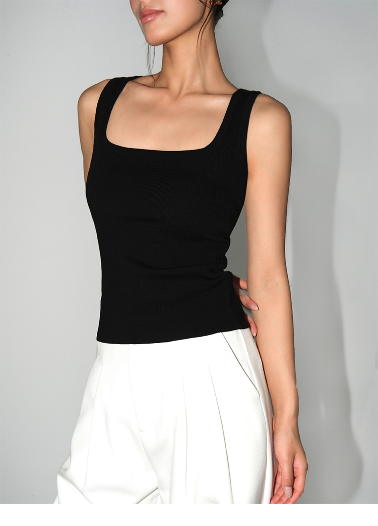 T39 -Áo Tank Top Nữ MAKILANA Cổ Vuông Dệt Kim Ôm Dáng Màu Đen Mặc Trong Hoặc Ngoài Mùa Hè 2025