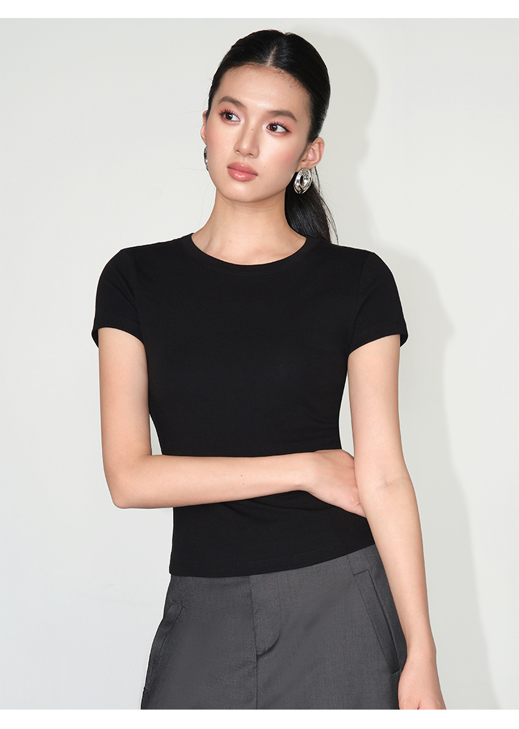 T41 -Áo Thun Nữ MAKILANA Trắng Ôm Dáng Cổ Tròn Ngắn Tay Croptop Dệt Kim Basic Thanh Lịch