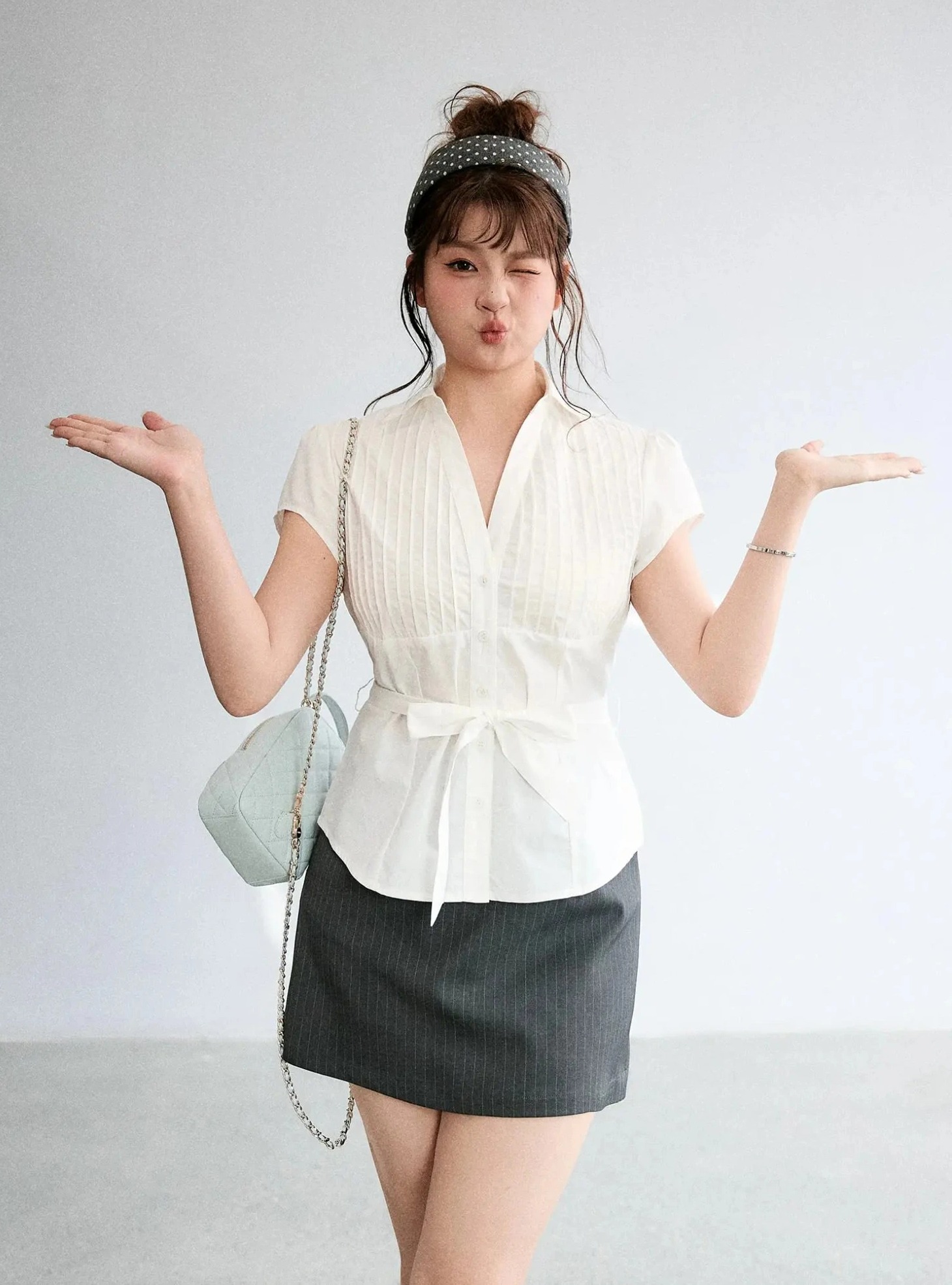 SM58 Áo Sơ Mi Nữ MAKILANA Tay Ngắn Chiết Eo Xếp Ly Thanh Lịch Style Hàn Quốc, Áo Sơ Mi Cổ Chữ V Dành Cho Nữ