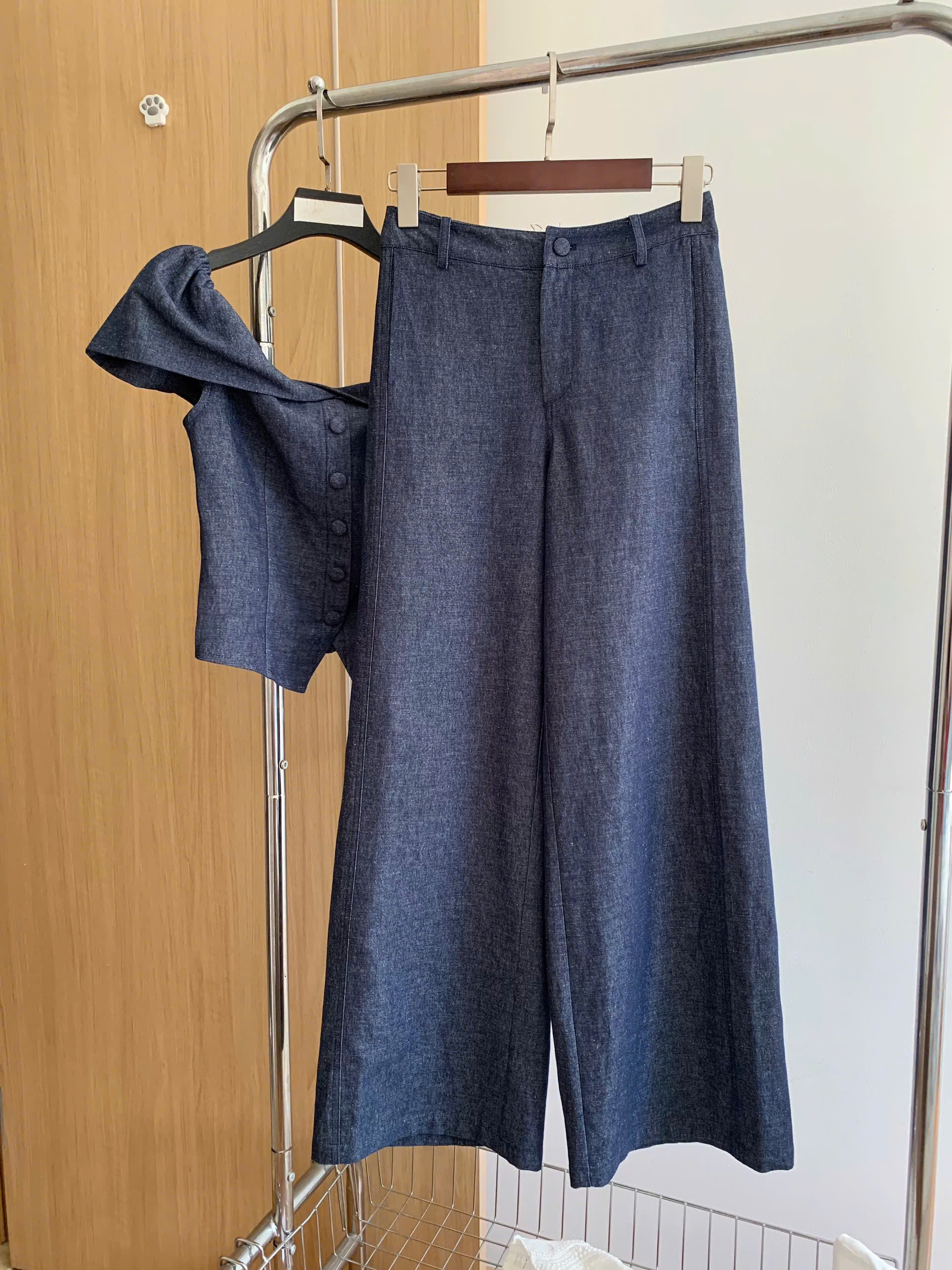 SET30 Set đồ thời trang gồm áo trễ vai và quần ống rộng dáng suông MAKILANA dành cho nữ,Set bộ denim dành cho nữ