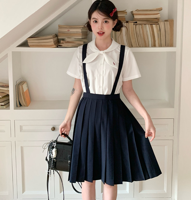 ÁO SƠ MI TAY NGẮN ĐÍNH NƠ MAKILANA SM66