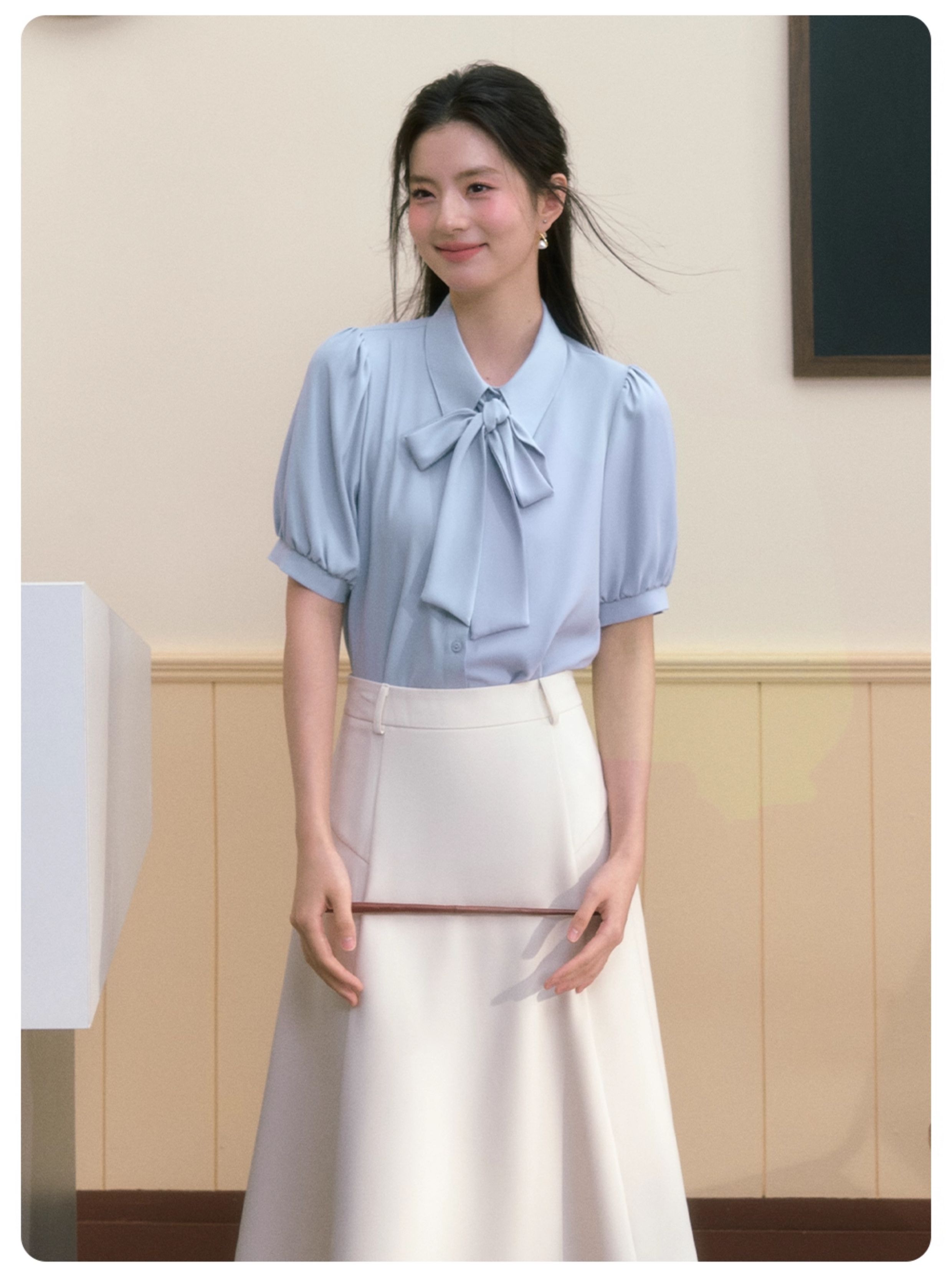 SM36 Áo Sơ Mi Nữ Dài Tay Màu Xanh MAKILANA Công Sở Hàn Quốc Mặc Đi Làm, Dự Phỏng Vấn, Dạy Học, Mùa Xuân Hè 2025