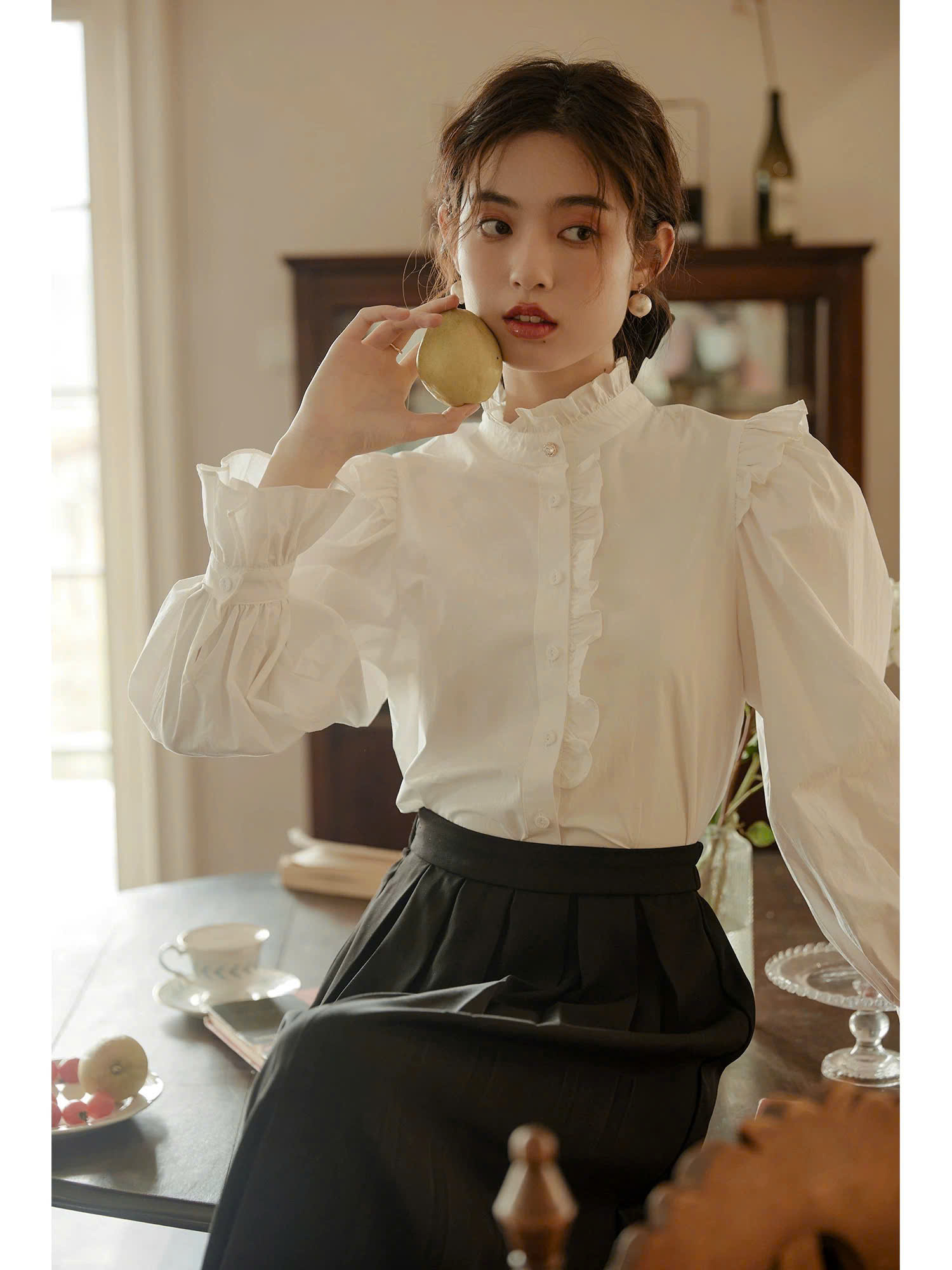 SM43 Áo sơ mi tay bồng màu trắng phong cách retro Pháp dành cho nữ của MAKILANA,áo dài tay thiết kế mới mùa xuân 2026