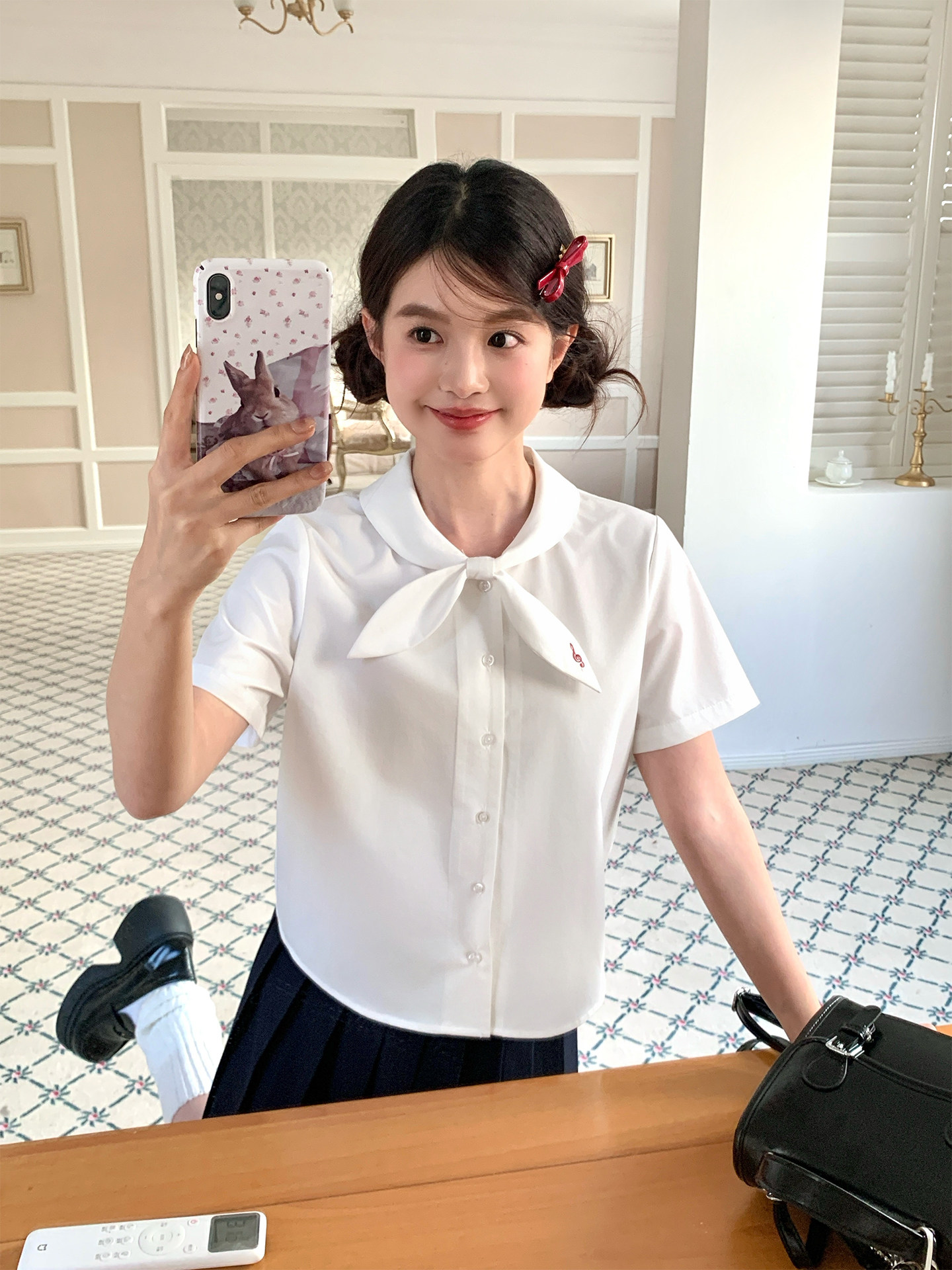 ÁO SƠ MI TAY NGẮN ĐÍNH NƠ MAKILANA SM66