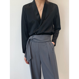Áo sơ mi nữ vải lụa giả cổ vest chữ V SM23