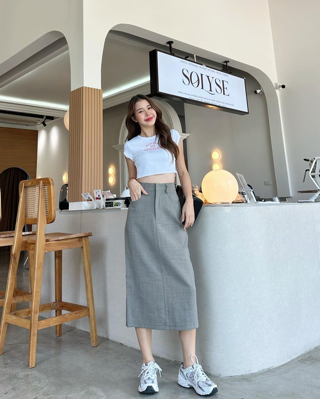 Chân váy midi chữ A xẻ sau CV11
