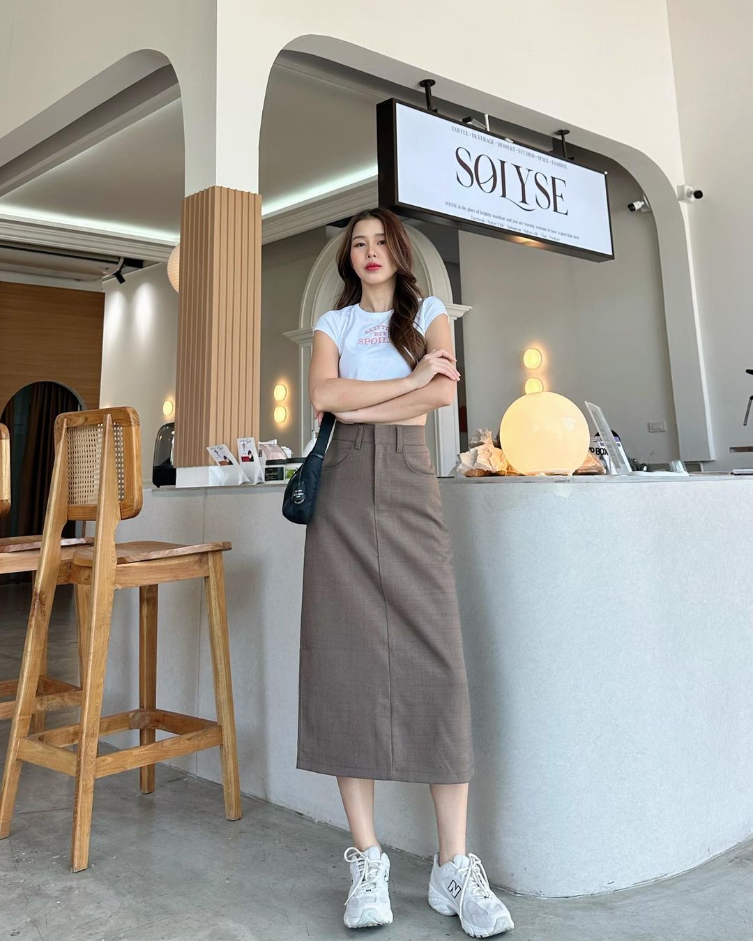 Chân váy midi chữ A xẻ sau CV11