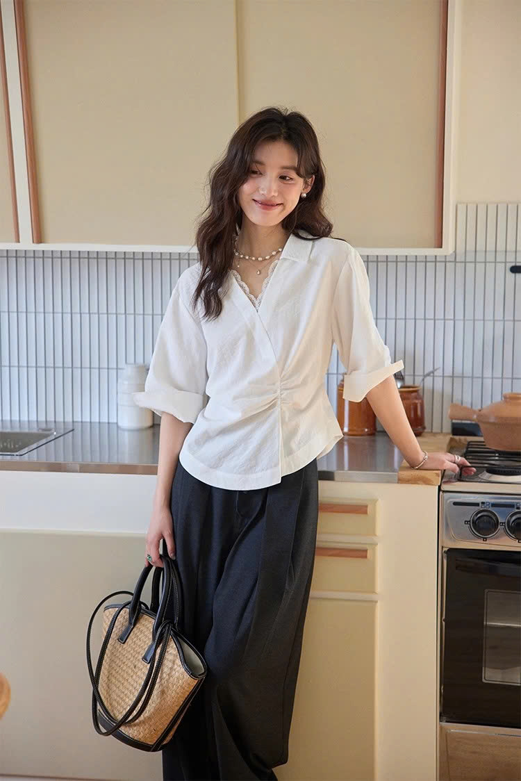 SM60 Áo Sơ Mi Nữ Tay Lửng Nhún Eo MAKILANA, Áo Sơ Mi Trắng Cổ Vest Tay Lửng Phồng Nhẹ Xếp Ly Dành Cho Nữ