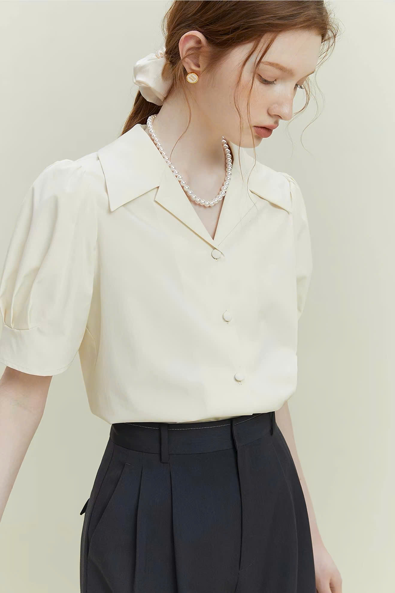 SM75 - ÁO SƠ MI TAY NGẮN THIẾT KẾ CỔ VEST MAKILANA DÀNH CHO NỮ, ÁO SƠ MI NỮ DÁNG SUÔNG CỔ CHỮ V