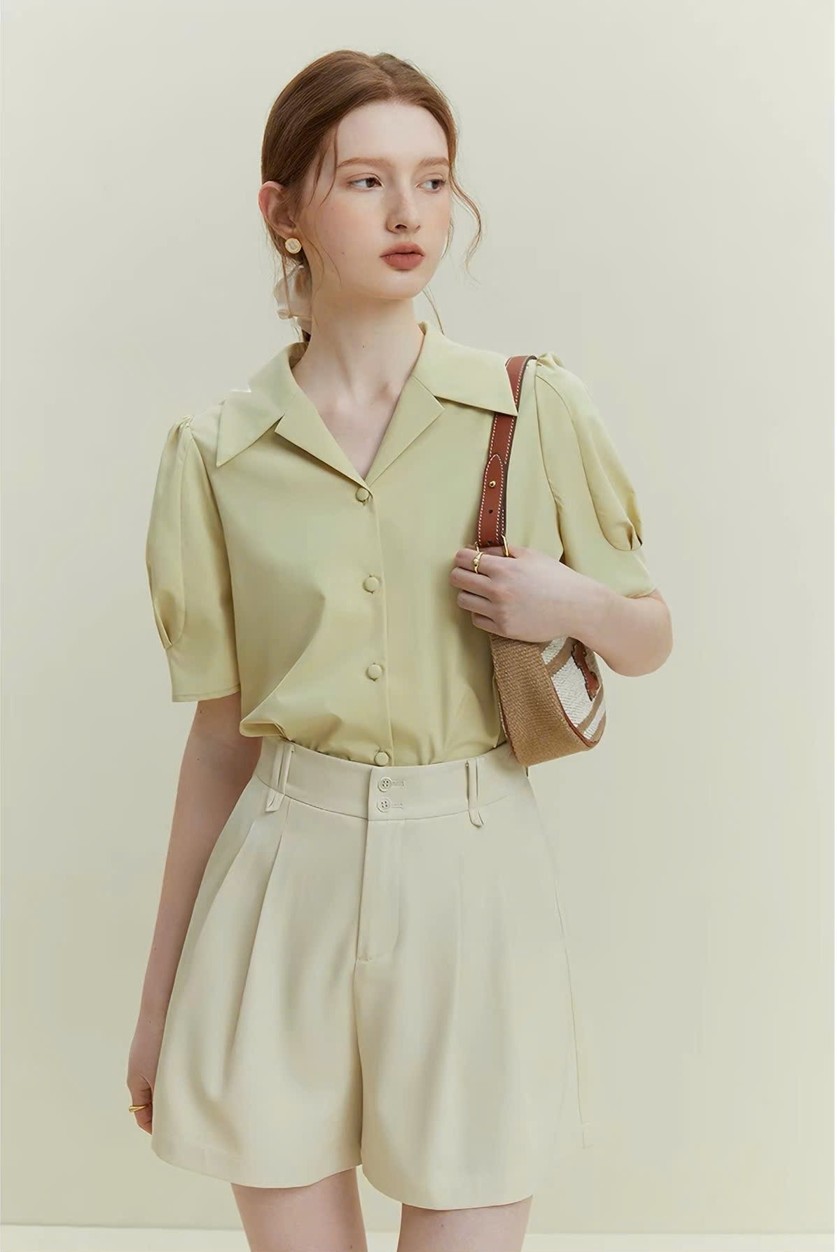 SM75 - ÁO SƠ MI TAY NGẮN THIẾT KẾ CỔ VEST MAKILANA DÀNH CHO NỮ, ÁO SƠ MI NỮ DÁNG SUÔNG CỔ CHỮ V