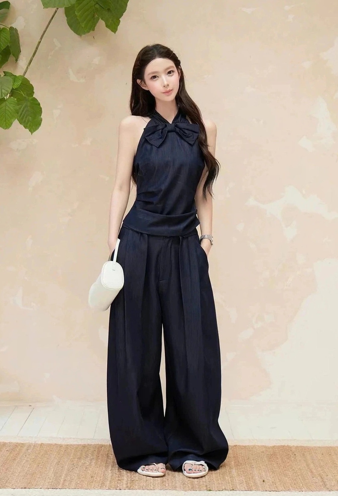 QT100 - Quần Denim Nữ Ống Siêu Rộng Lưng Cao Xếp Ly Khóa Cài Yếm MAKILANA, Quần Ống Rộng Dáng Suông Dành Cho Nữ