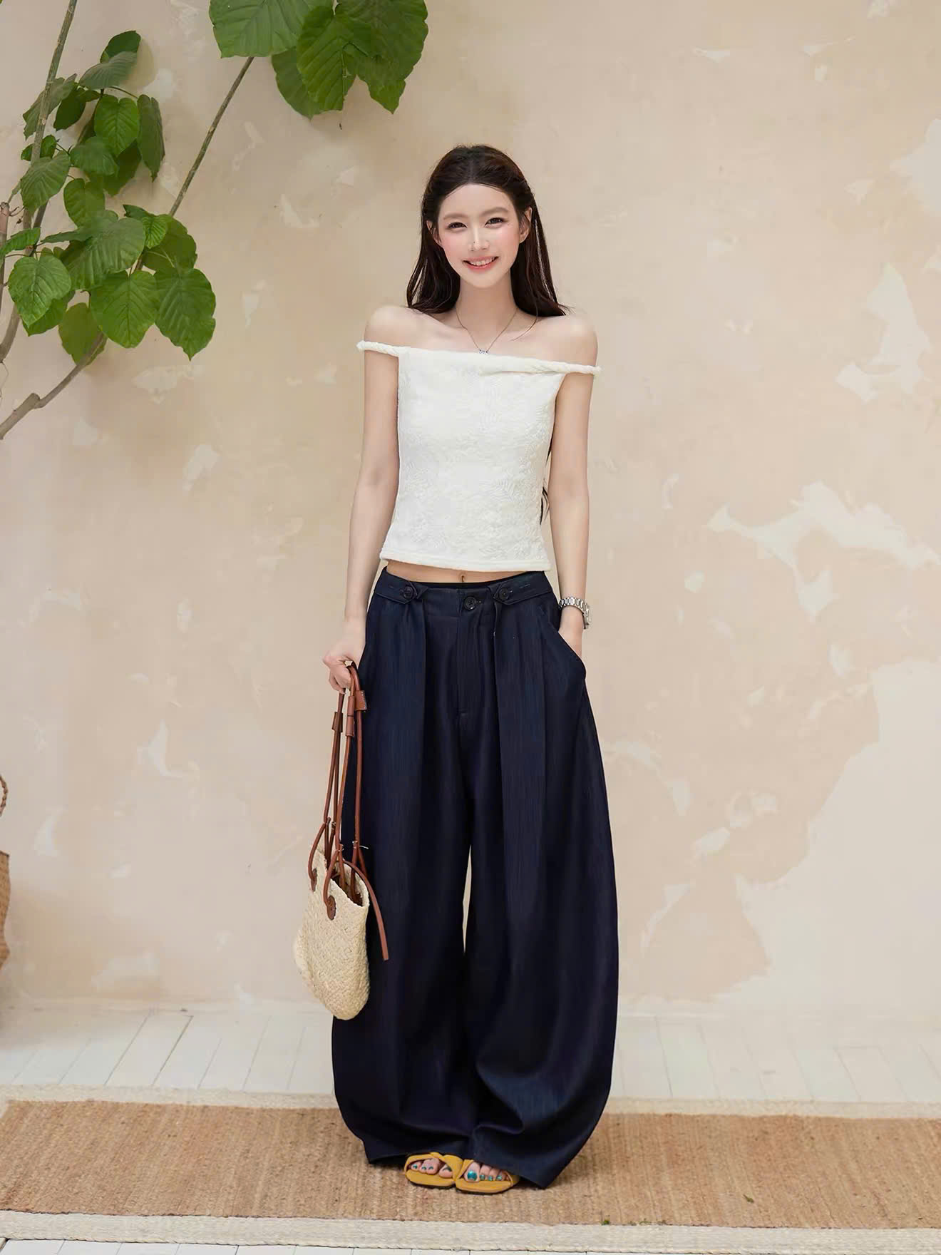 QT100 - Quần Denim Nữ Ống Siêu Rộng Lưng Cao Xếp Ly Khóa Cài Yếm MAKILANA, Quần Ống Rộng Dáng Suông Dành Cho Nữ