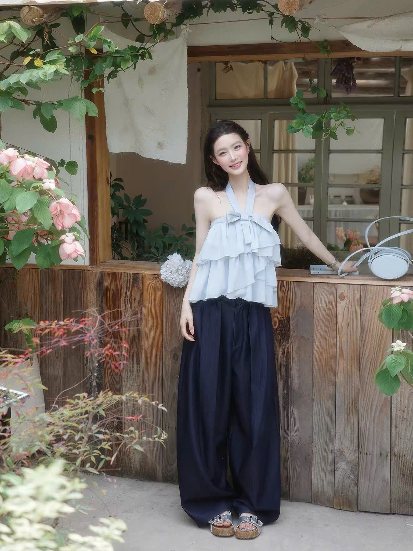QT100 - Quần Denim Nữ Ống Siêu Rộng Lưng Cao Xếp Ly Khóa Cài Yếm MAKILANA, Quần Ống Rộng Dáng Suông Dành Cho Nữ