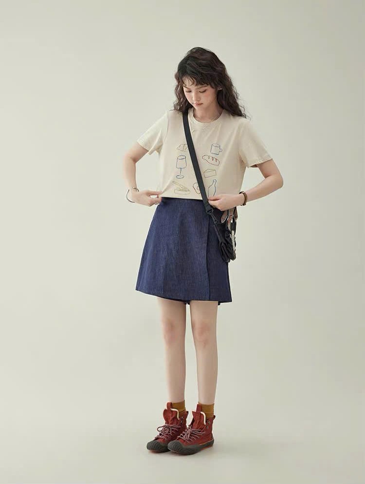 QS17 - Quần Short Nữ Denim Thiết Kế Giả Váy Vạt Xếp Ly Trước Lưng Thun MAKILANA