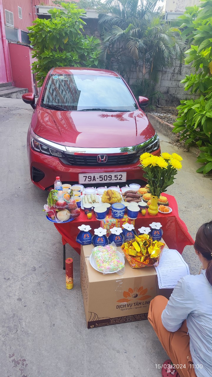 Mâm cúng xe nới