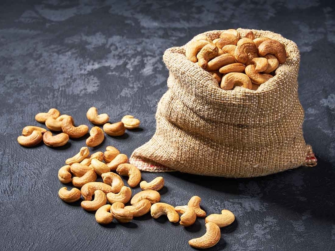 Dịch vụ gửi hạt điều đi Ba Lan an toàn, tiết kiệm - Vận Chuyển Quốc Tế  Aramex Việt Nam