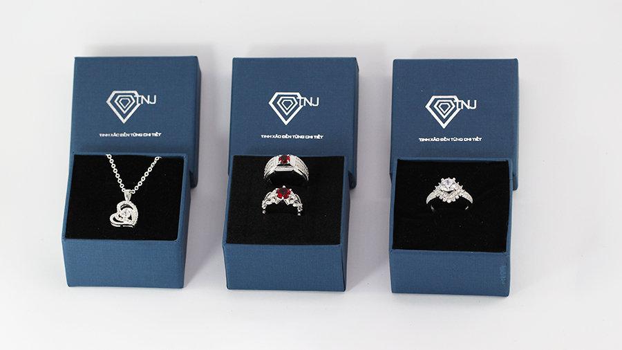 Lắc chân bạc trái tim TNJ Lắc chân bạc trái tim TNJ