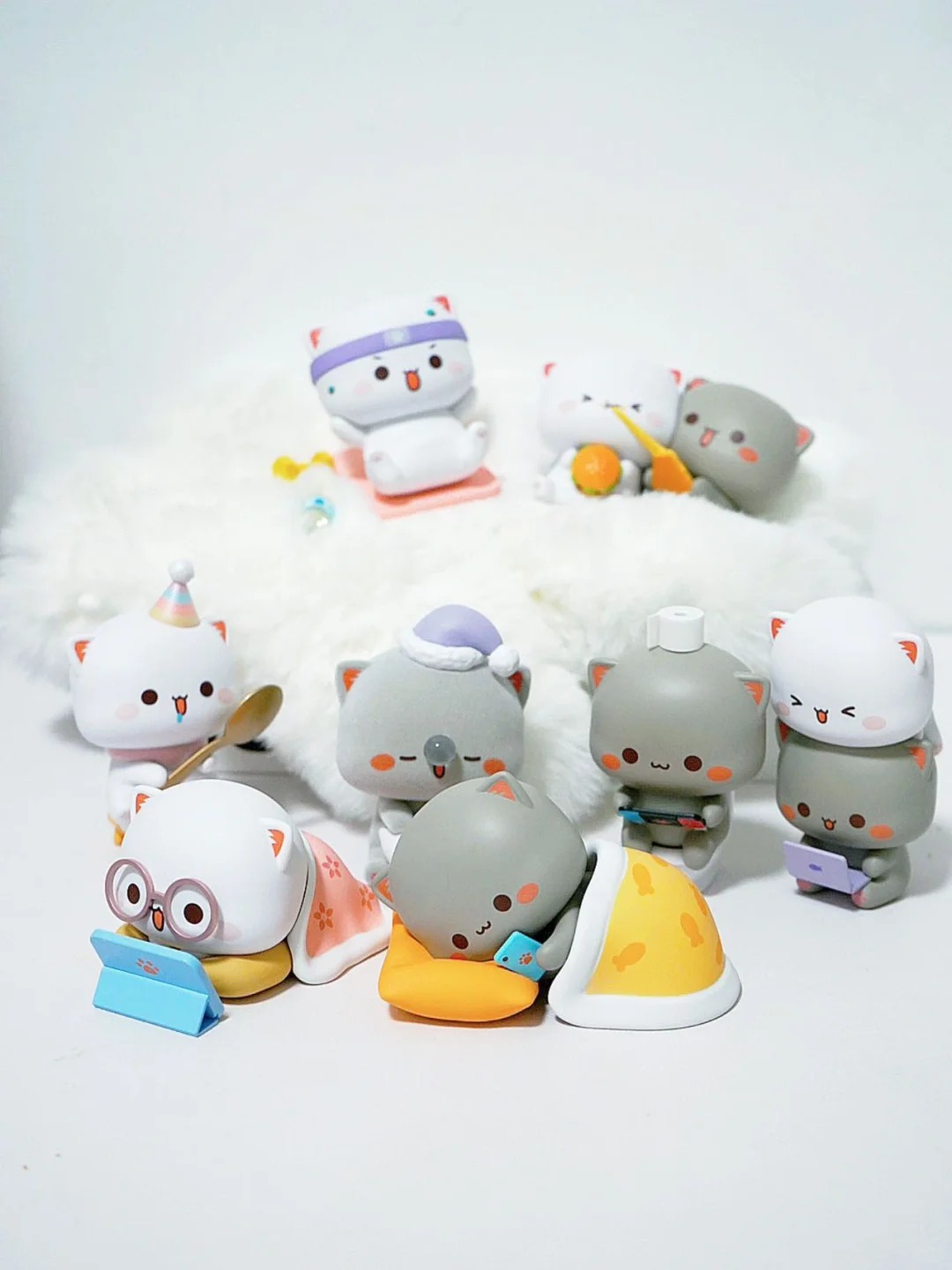 Sweet Cats Stay with Me