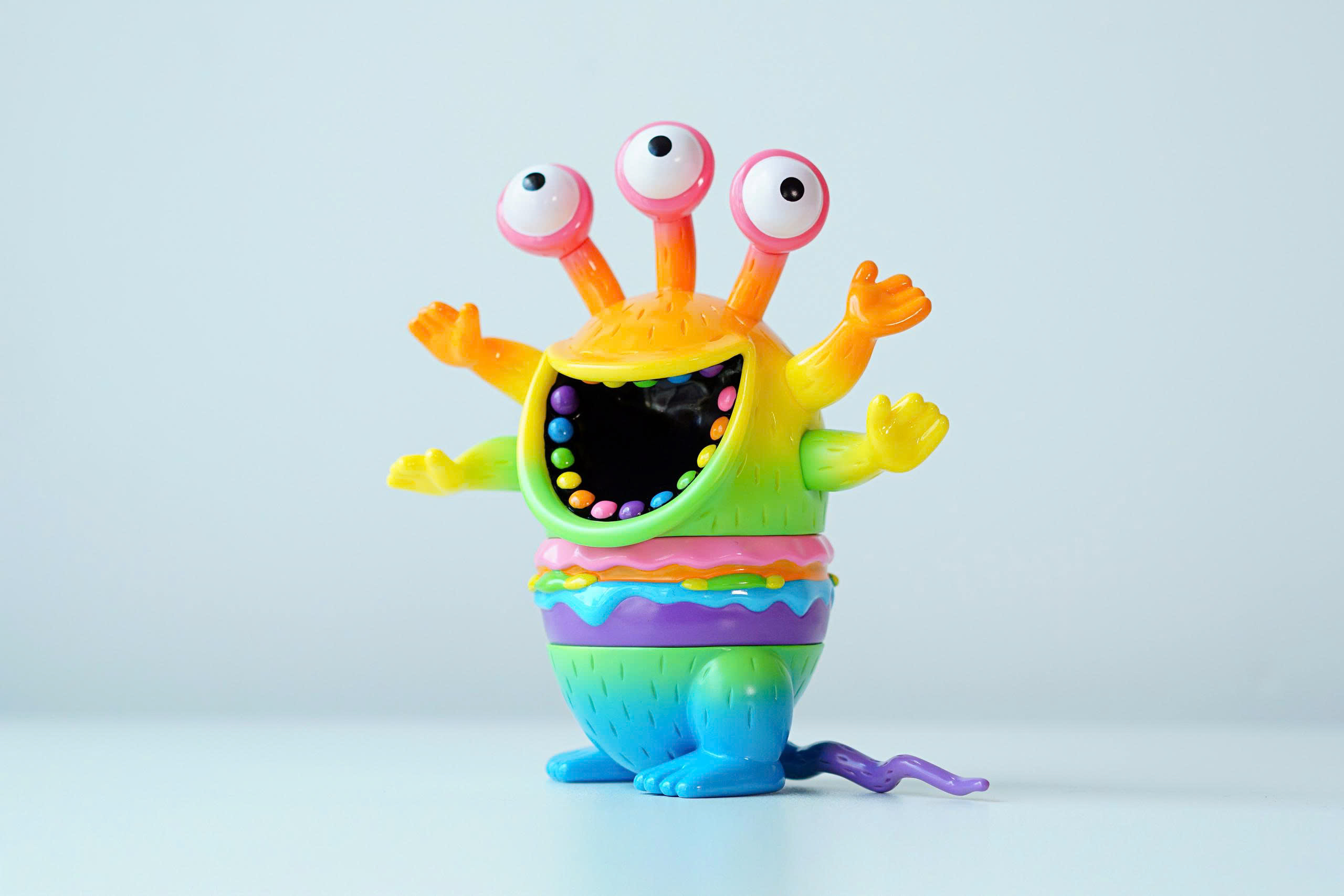 Robin Tang - Rainbow Burger Hosuke