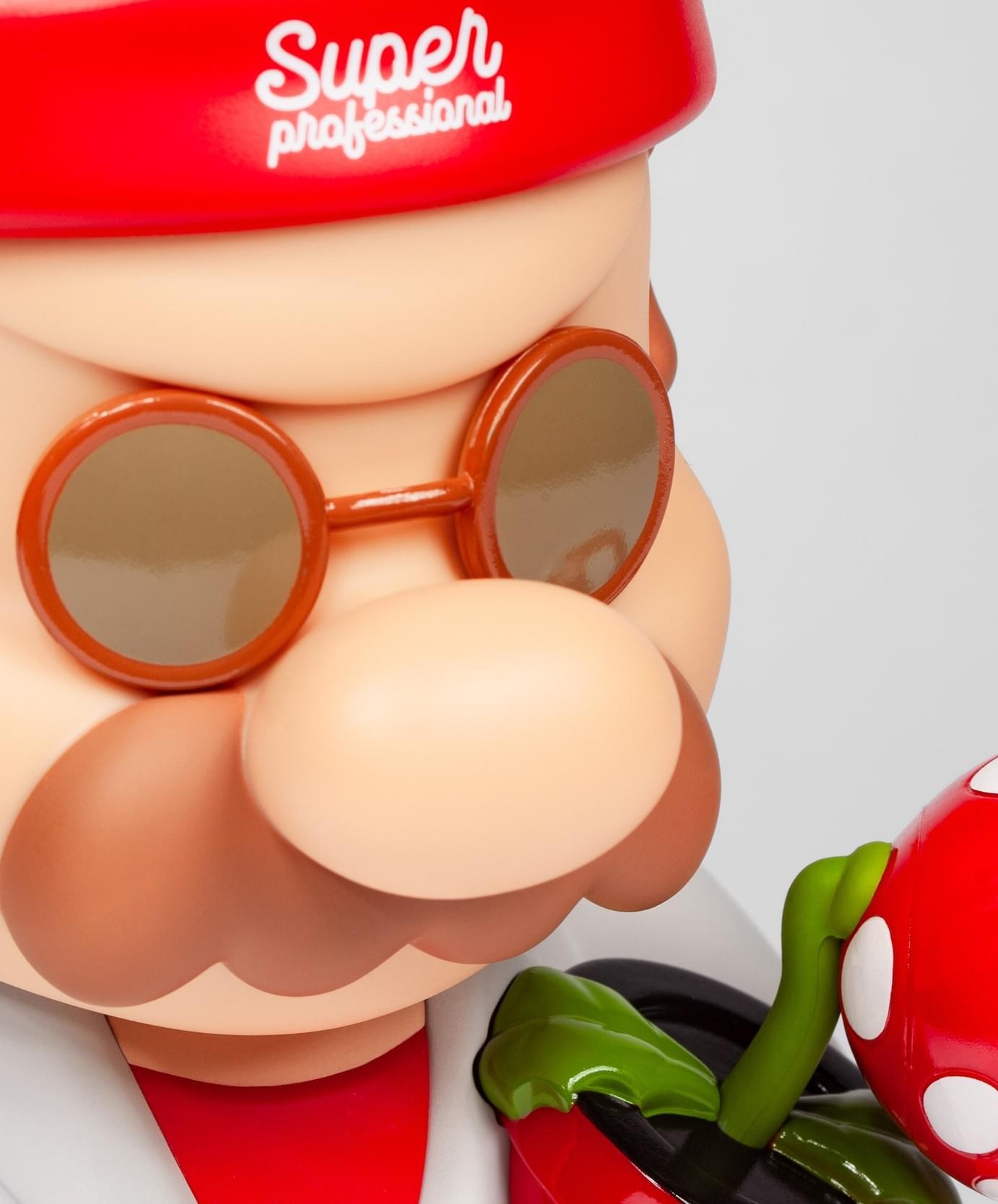 SUP PRO ESNTL // LITTLE RED CAP