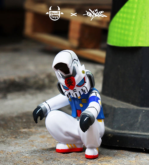 Devil Toys x Quiccs Sitting Bancho RX 63