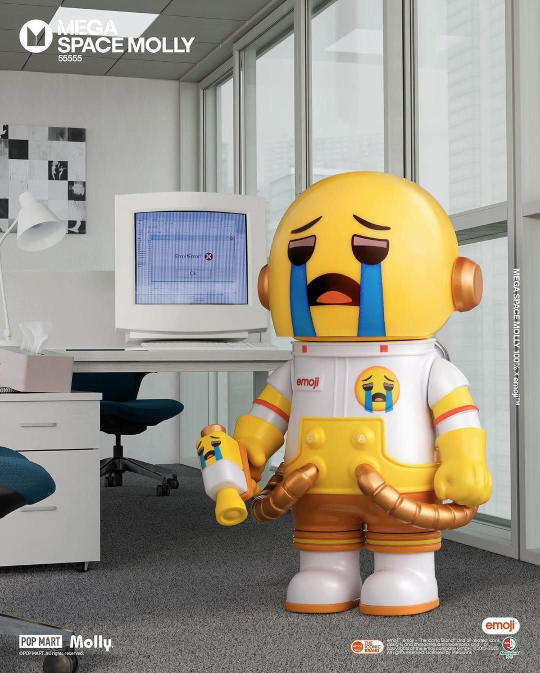 MEGA SPACE MOLLY 100% × emoji™ Series