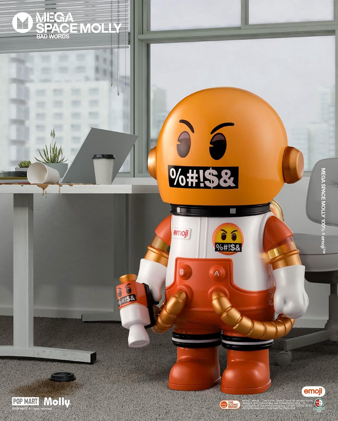 MEGA SPACE MOLLY 100% × emoji™ Series