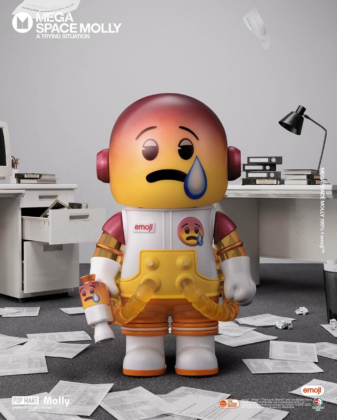 MEGA SPACE MOLLY 100% × emoji™ Series