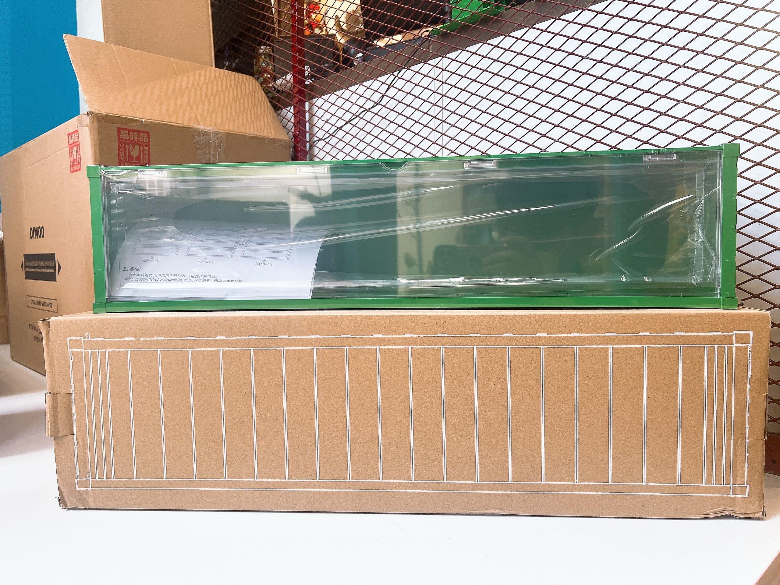 Container Display Case XG011