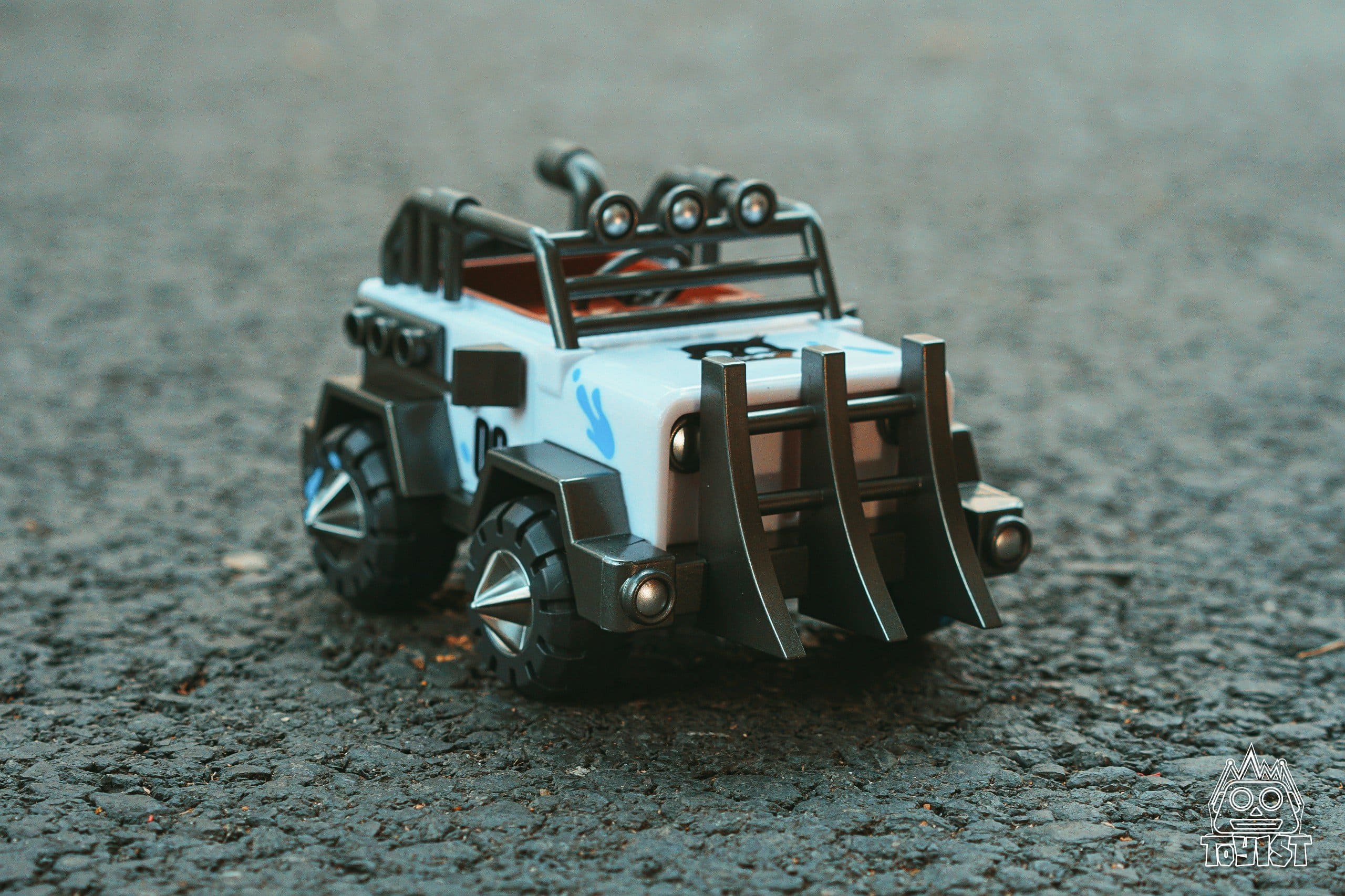 Mr.Bone JR Vehicle - Crazy Jeep