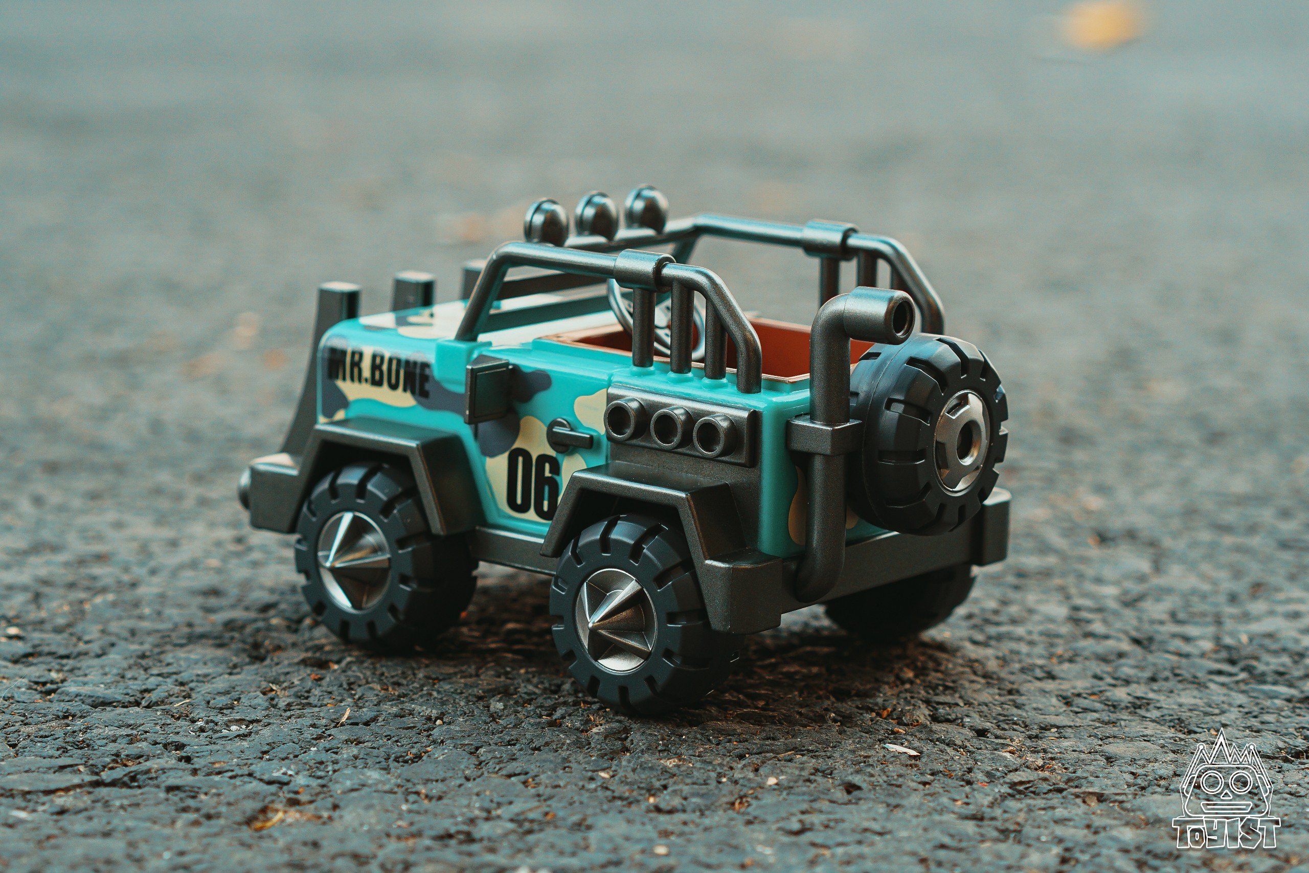Mr.Bone JR Vehicle - Crazy Jeep