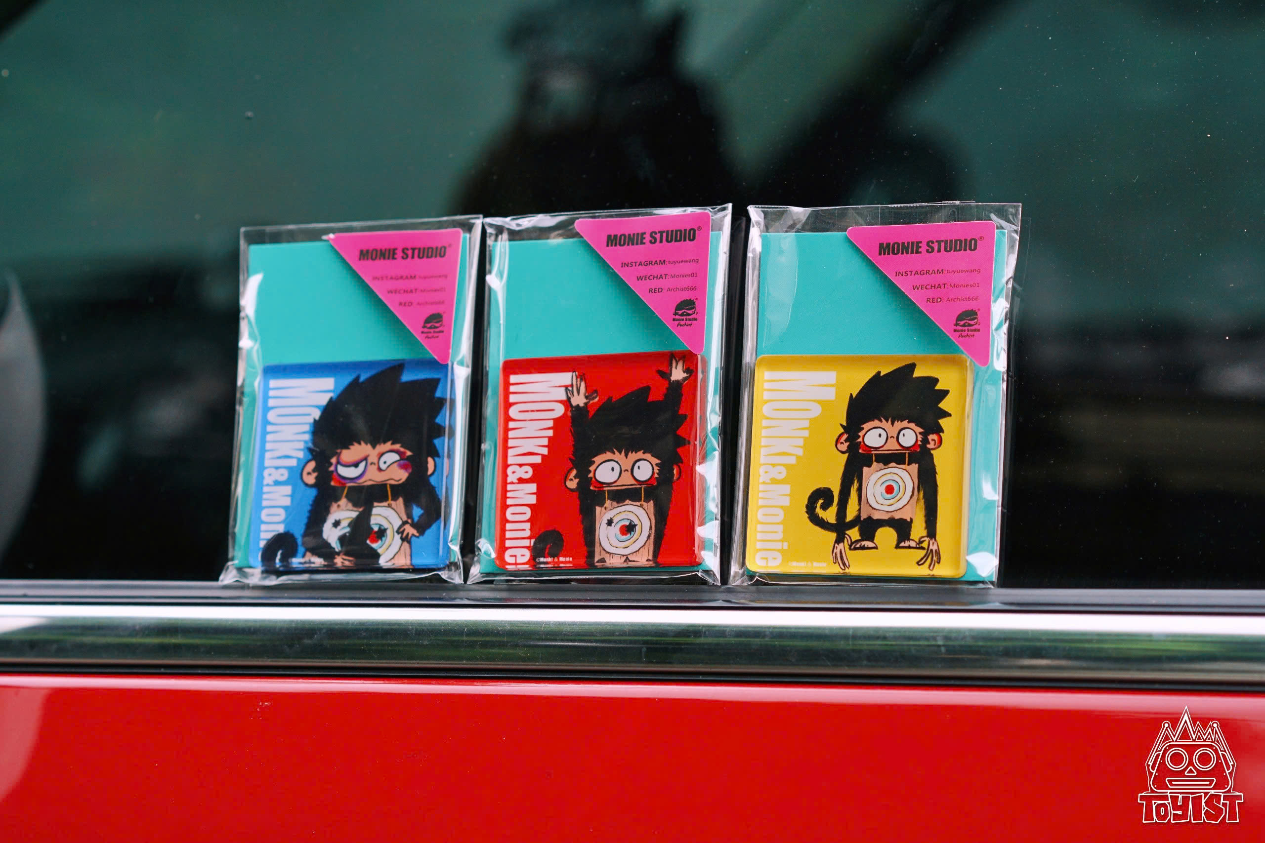 Monki Magnet Pin