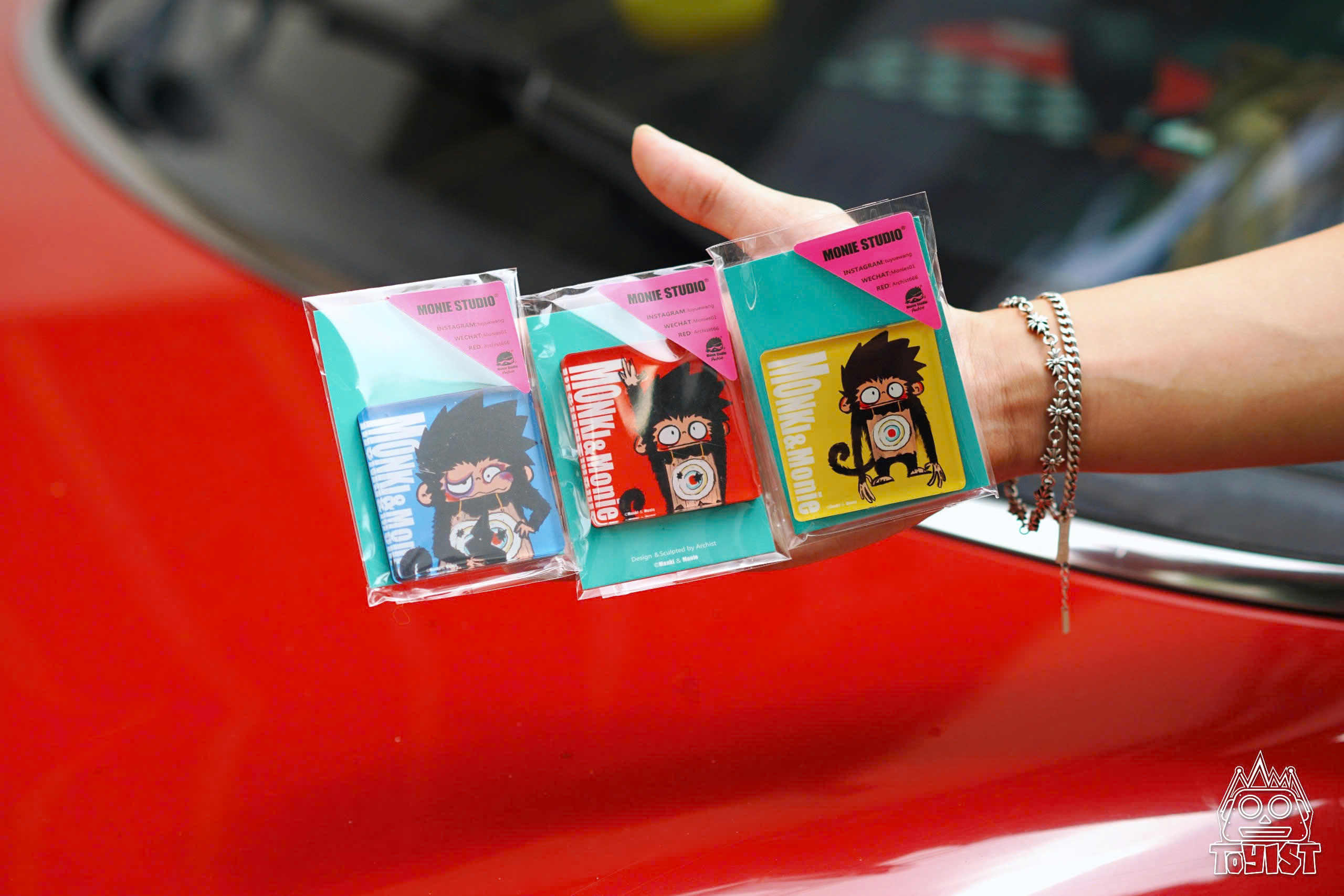 Monki Magnet Pin