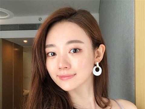 Da bạn sẽ đẹp lên đáng kể nếu rút gọn quy trình skincare xuống còn vài ba bước Da bạn sẽ đẹp lên đáng kể nếu rút gọn quy trình skincare xuống còn vài ba bước