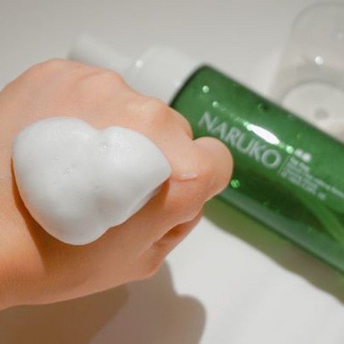 Nước tẩy trang Naruko Tea Tree Blemish Clear Make-Up Removing Cleansing Mousse 150ml
