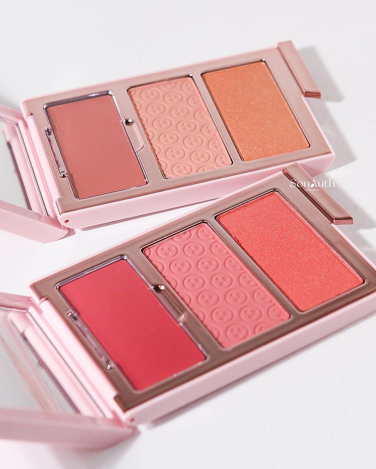 Má Hồng One Size Cheek Clapper 3D Blush Trio